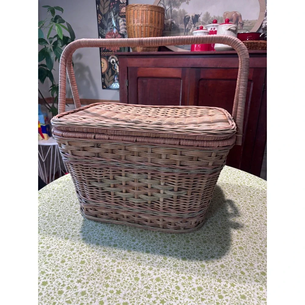 Vintage Style Woven Wicker Picnic Basket Green Rose Accents Hinged Lid
